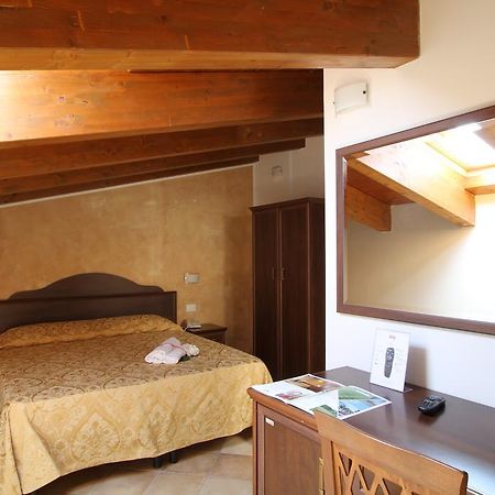 Country House Il Ponte Альба-Адриатика Экстерьер фото